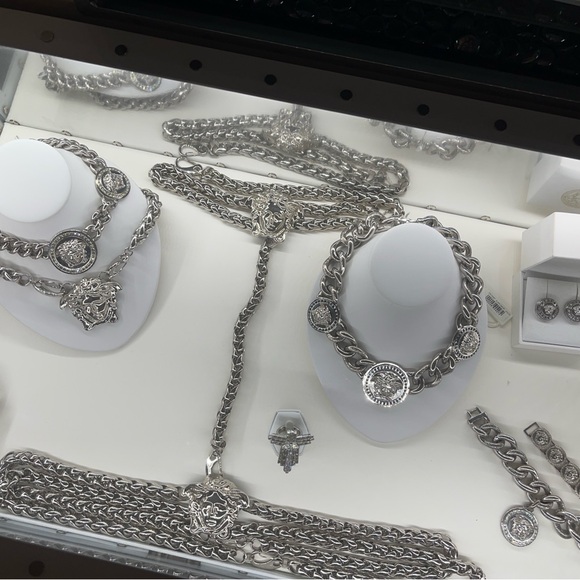 Versace Collection - Picture 2 of 15